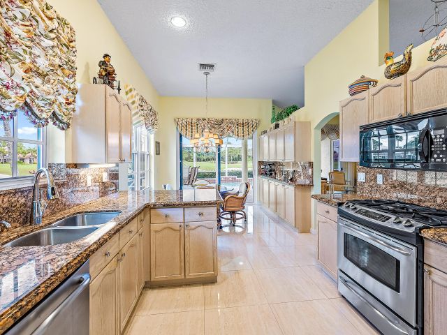 Продажа дома по адресу 8457 Quail Meadow Way - фото 6829907