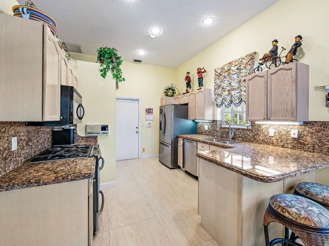 Продажа дома по адресу 8457 Quail Meadow Way - фото 6829909