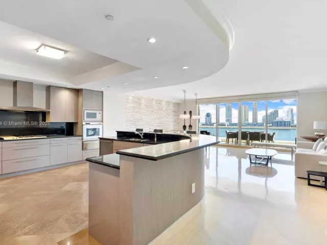 Продажа квартиры #1007 - фото 6821763