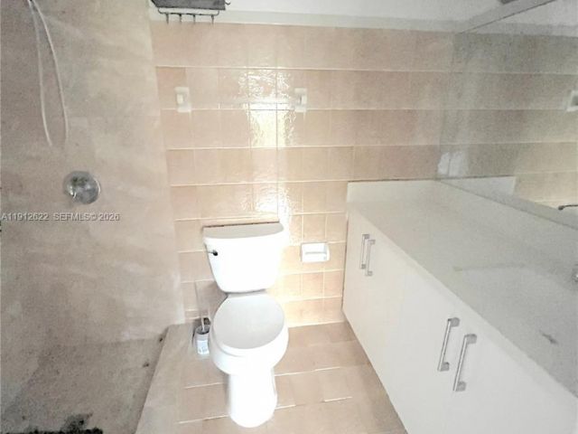 Дом в аренду по адресу 18240 NW 41st Pl 2 - фото 7479883