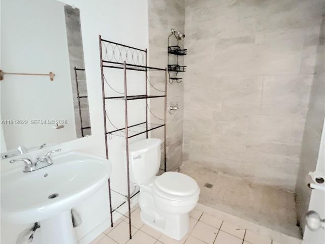 Дом в аренду по адресу 18240 NW 41st Pl 2 - фото 7479886