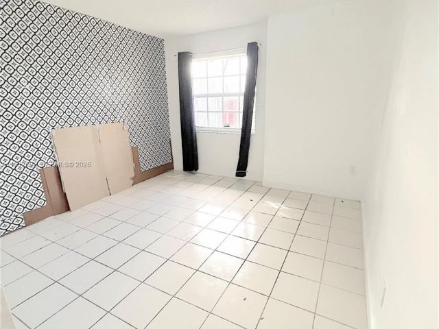 Дом в аренду по адресу 18240 NW 41st Pl 2 - фото 7479887