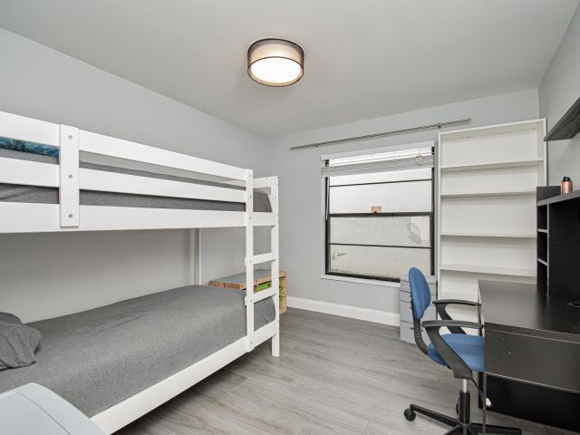 Продажа дома по адресу 7706 Solimar Circle - фото 6780385