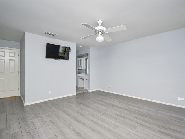 Продажа дома по адресу 7706 Solimar Circle - фото 6780389