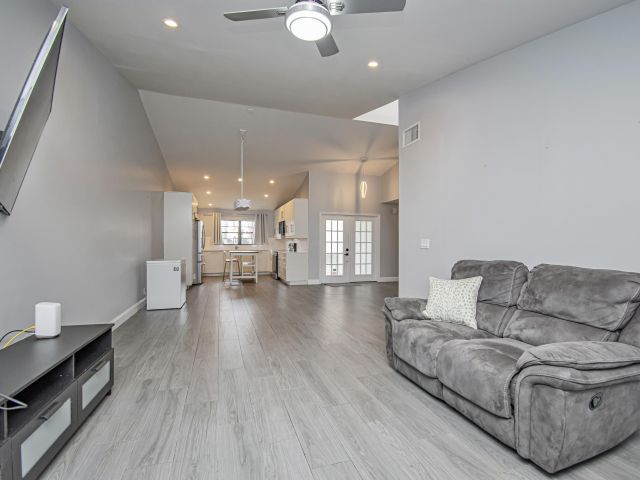 Продажа дома по адресу 7706 Solimar Circle - фото 6780391