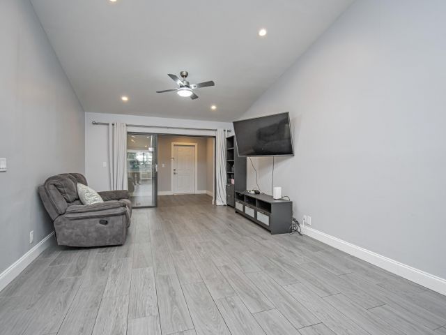 Продажа дома по адресу 7706 Solimar Circle - фото 6780393