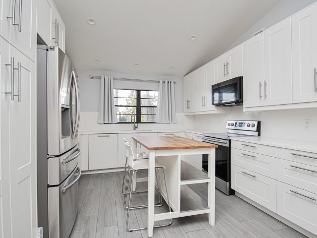 Продажа дома по адресу 7706 Solimar Circle - фото 6780400