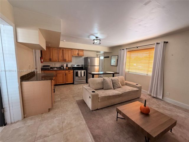 Дом в аренду по адресу 2435 Wilson St 1 - фото 7455596