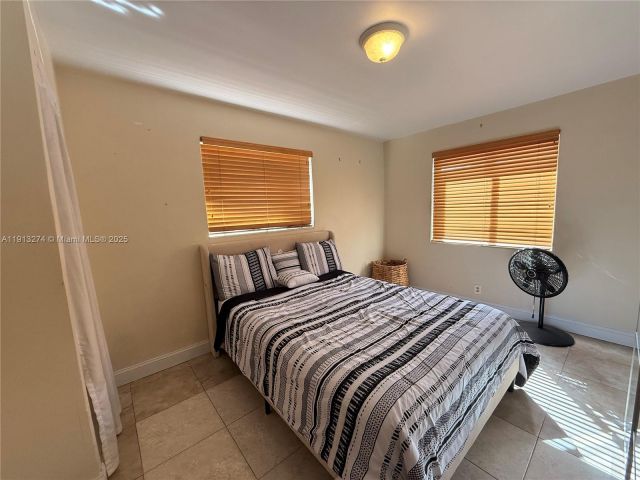 Дом в аренду по адресу 2435 Wilson St 1 - фото 7455605