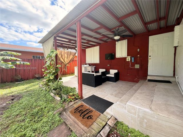 Дом в аренду по адресу 2435 Wilson St 1 - фото 7455616