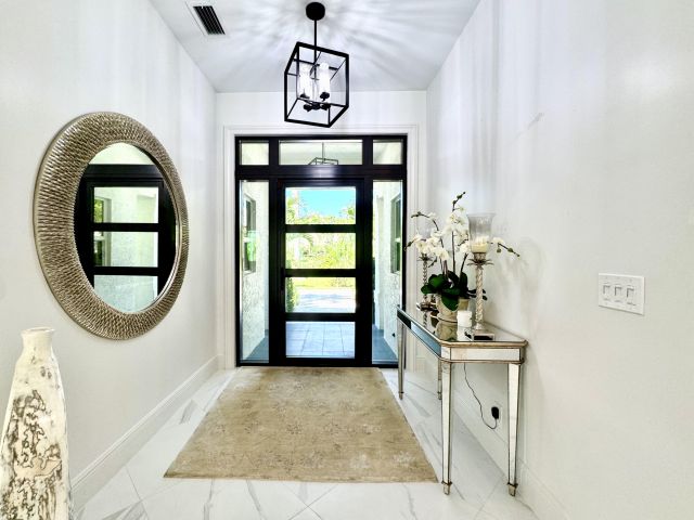 Продажа дома по адресу 15240 Tall Oak Avenue - фото 6804814