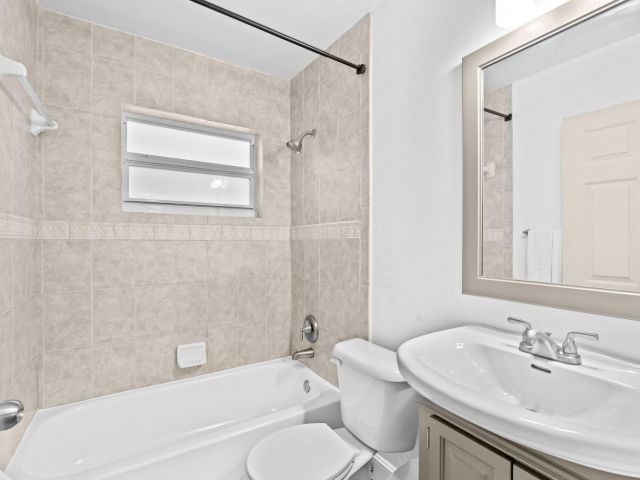 Продажа дома по адресу 254 NW 2nd Way - фото 6808139