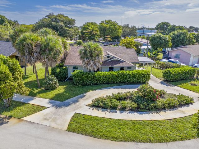 Продажа дома по адресу 254 NW 2nd Way - фото 6808143