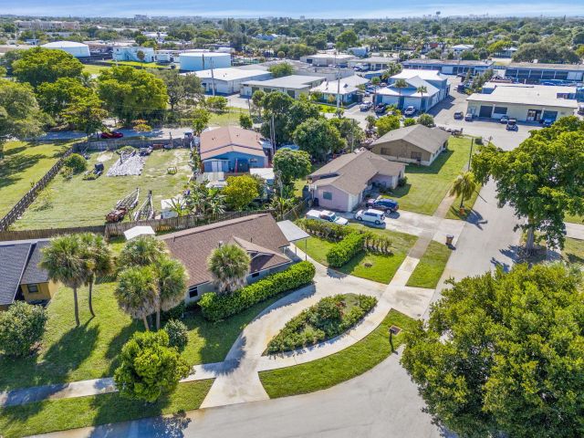 Продажа дома по адресу 254 NW 2nd Way - фото 6808146