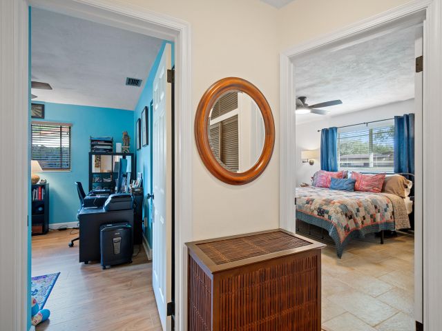 Продажа дома по адресу 10611 NW 18th Place - фото 6781686