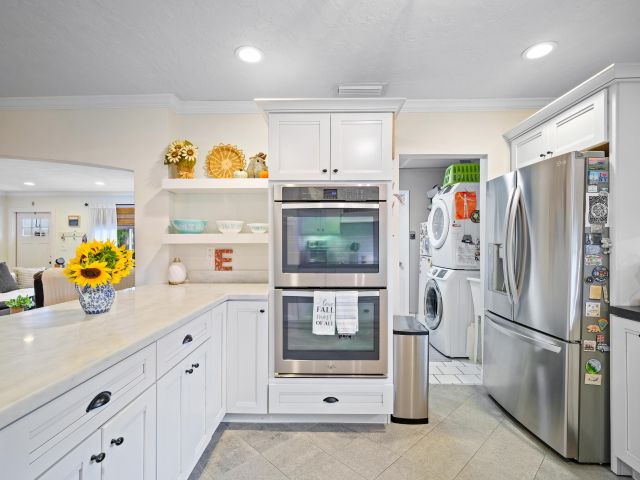 Продажа дома по адресу 10611 NW 18th Place - фото 6781694