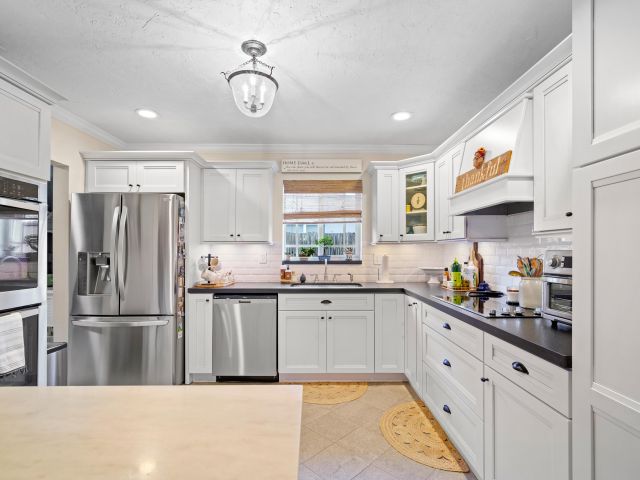 Продажа дома по адресу 10611 NW 18th Place - фото 6781695