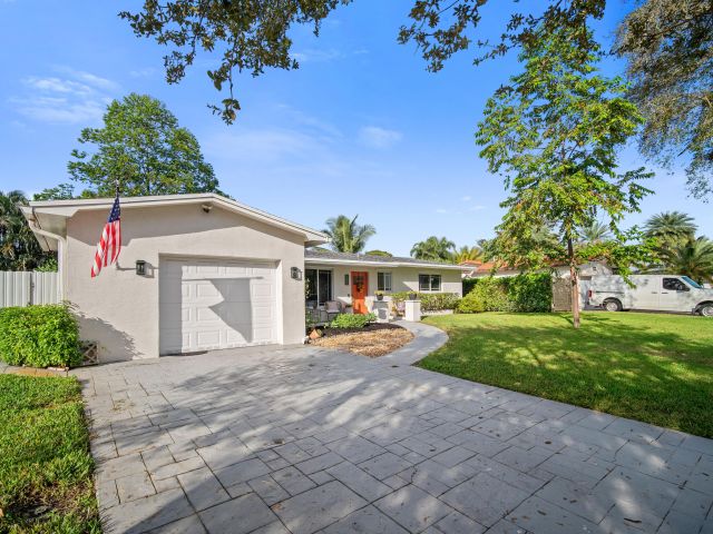 Продажа дома по адресу 10611 NW 18th Place - фото 6781704