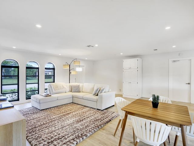 Дом в аренду по адресу 14608 Country Side Lane - фото 6798714