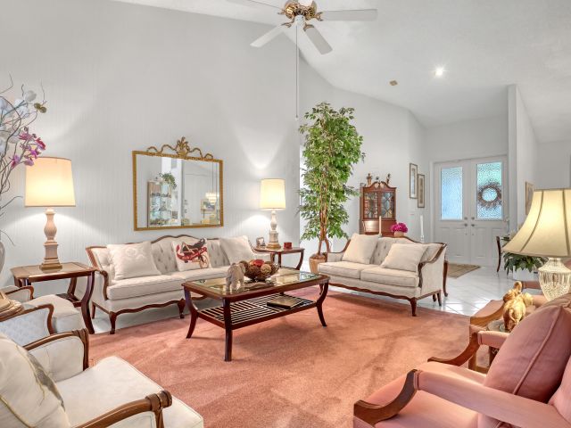 Продажа дома по адресу 712 Golf Court - фото 6803566