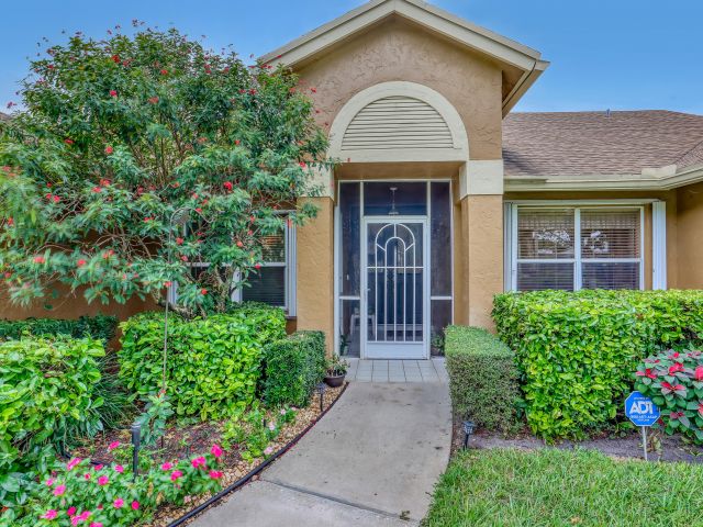 Продажа дома по адресу 712 Golf Court - фото 6803571