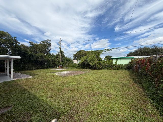 Дом в аренду по адресу 4511 SW 23rd Street - фото 6799132