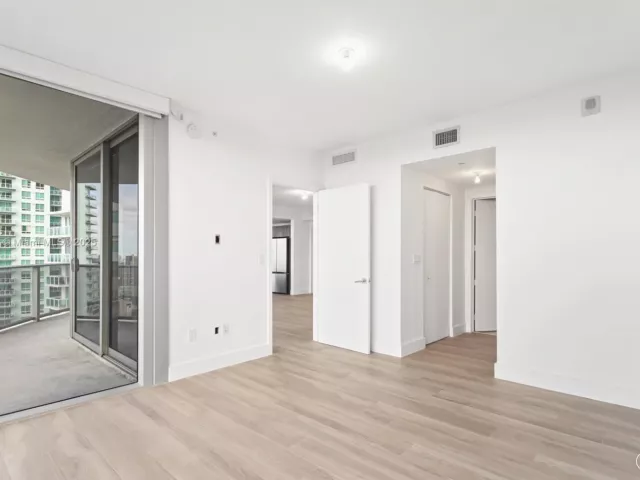 Продажа квартиры #3401 - фото 6782133