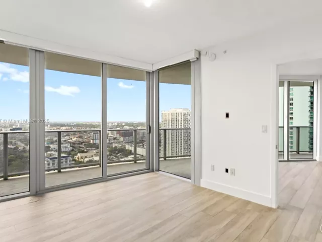 Продажа квартиры #3401 - фото 6782134