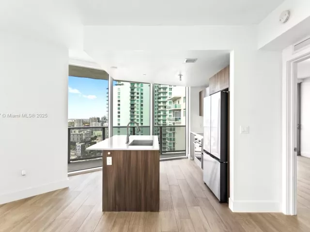 Продажа квартиры #3401 - фото 6782141