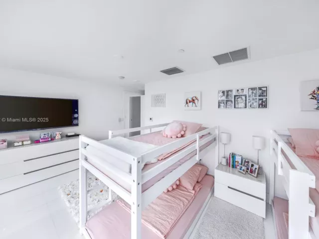 Продажа квартиры # - фото 6782612