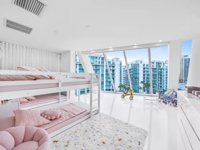 Продажа квартиры # - фото 6782615