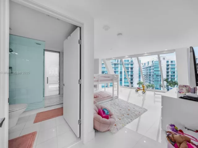 Продажа квартиры # - фото 6782617