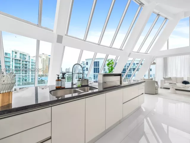 Продажа квартиры # - фото 9069601