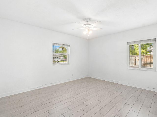 Дом в аренду по адресу 5068 Sunrise Boulevard - фото 6798610