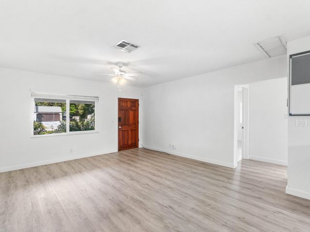 Дом в аренду по адресу 5068 Sunrise Boulevard - фото 6798623