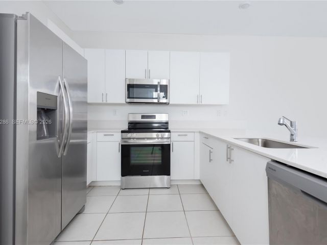 Продажа дома по адресу 12877 SW 232nd Ln - фото 6982007