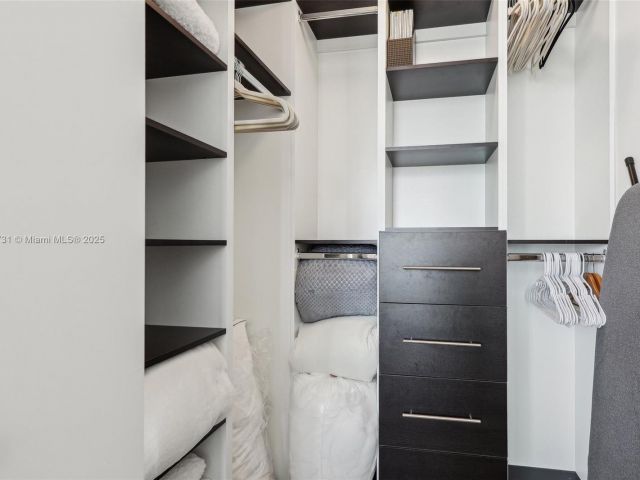 Продажа квартиры #2404 - фото 6802046