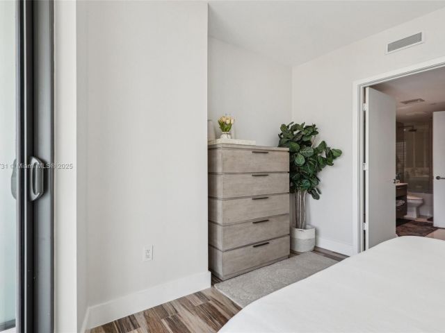 Продажа квартиры #2404 - фото 6802047