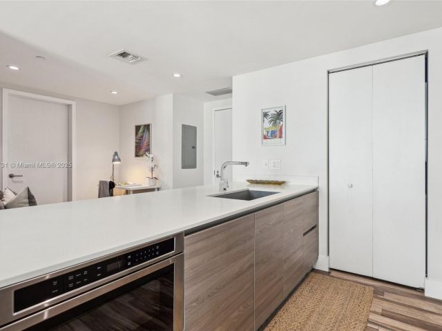 Продажа квартиры #2404 - фото 6802052