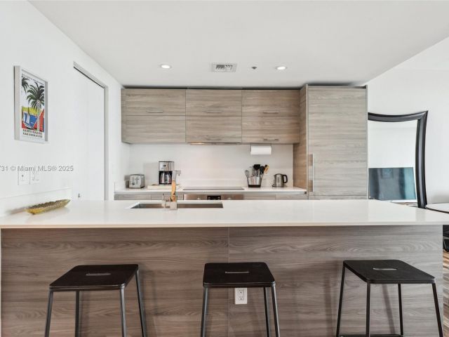 Продажа квартиры #2404 - фото 6802055