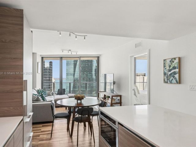 Продажа квартиры #2404 - фото 6802056