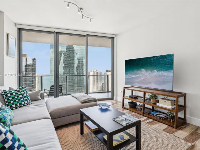 Продажа квартиры #2404 - фото 6802060