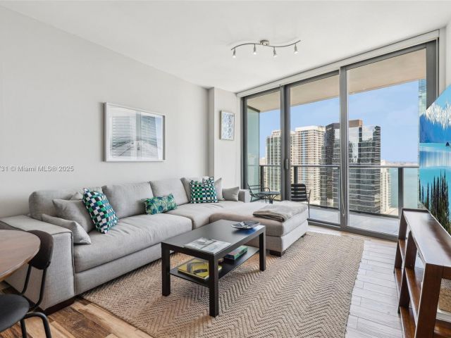 Продажа квартиры #2404 - фото 6802062