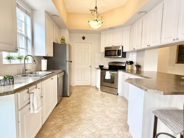 Продажа дома по адресу 2603 Muskegon Way - фото 6785126