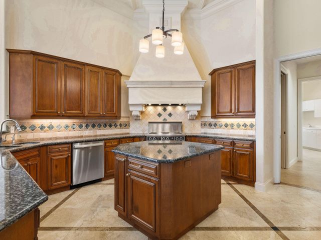 Продажа дома по адресу 159 W Coconut Palm Road - фото 6854361