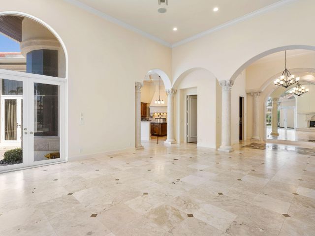 Продажа дома по адресу 159 W Coconut Palm Road - фото 6854364