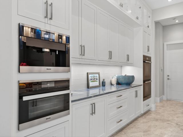 Продажа дома по адресу 785 NE 70th Street - фото 6782633