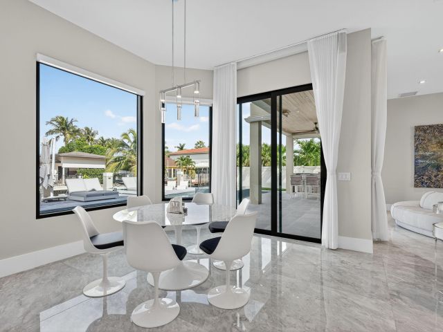 Продажа дома по адресу 785 NE 70th Street - фото 6782638