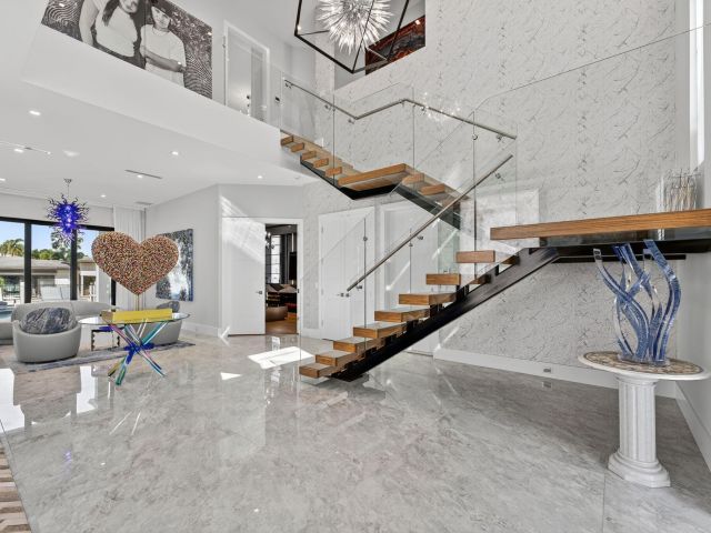 Продажа дома по адресу 785 NE 70th Street - фото 6782646