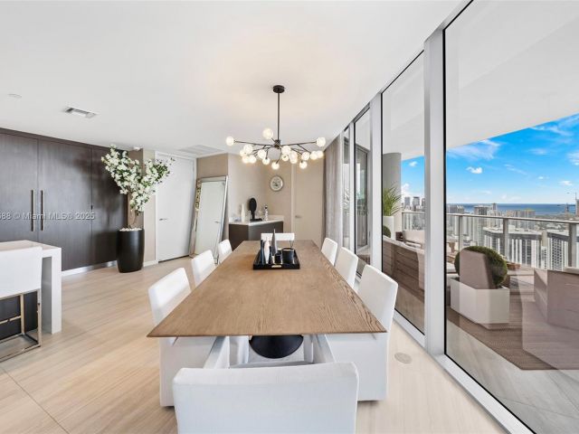 Продажа квартиры #5312 - фото 6784634